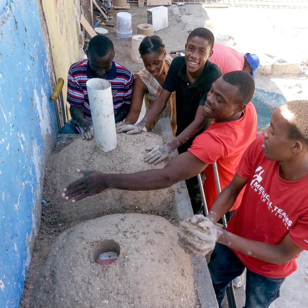 RAB_GALLERY Forming clay roofs to the ovens