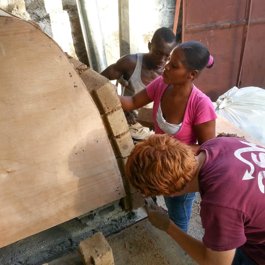 RAB_GALLERY Laying brick, Cody, Mirose and Cerafin