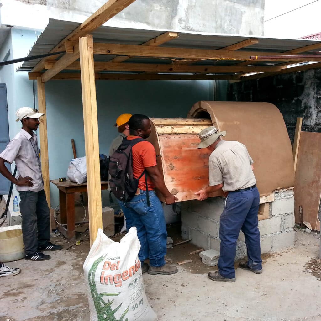 RAB_GALLERY Removing the form after laying brick on the kiln